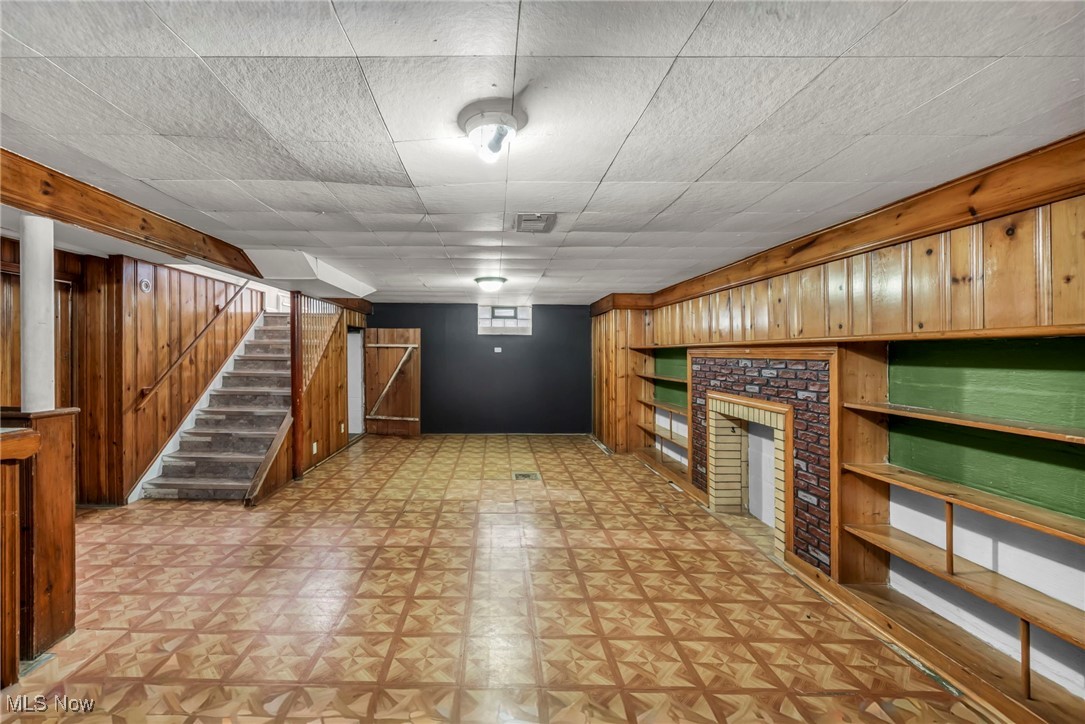 Parma, Ohio 44129, United States, 3 Bedrooms Bedrooms, ,2 BathroomsBathrooms,Residential,Active,204052