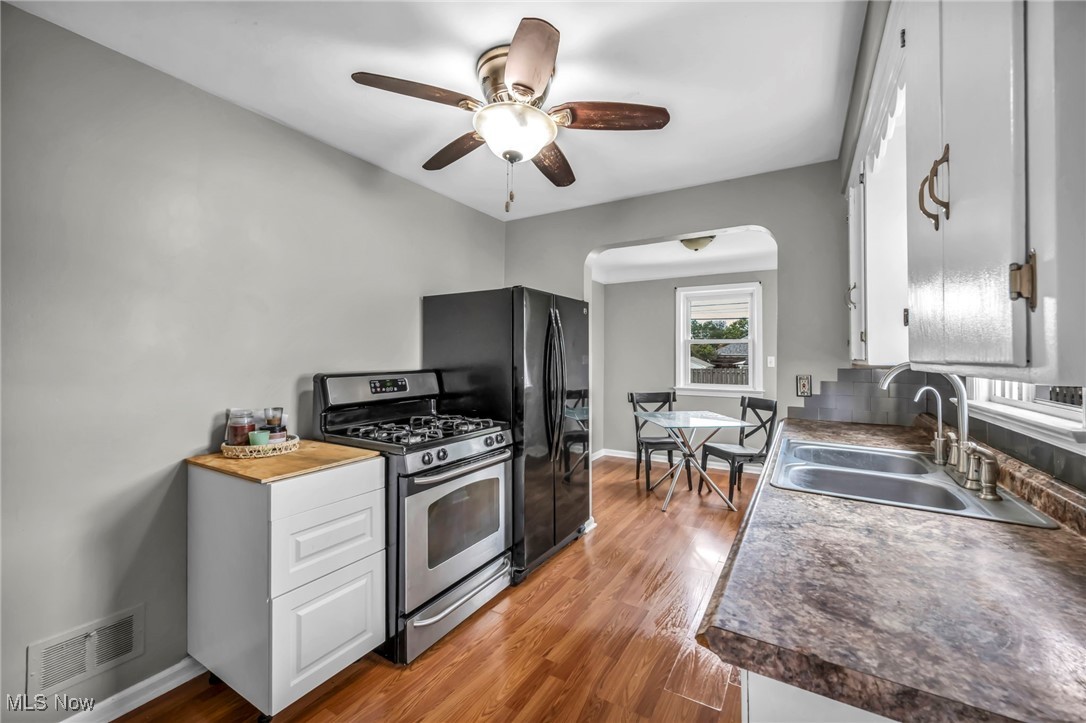 Parma, Ohio 44129, United States, 3 Bedrooms Bedrooms, ,2 BathroomsBathrooms,Residential,Active,204052