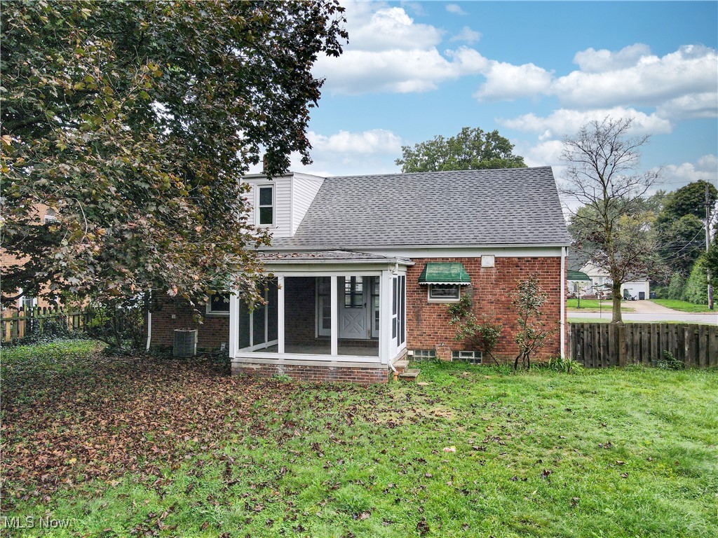 Sunshine Realty Inc 01 - Residential