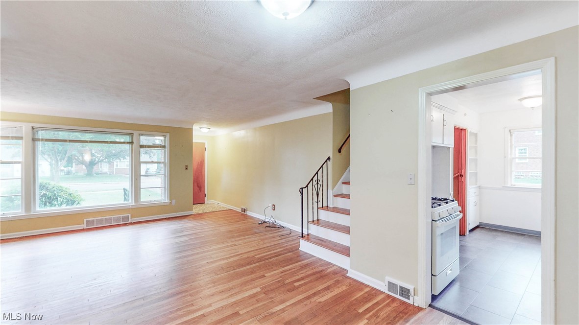 Sunshine Realty Inc 01 - Residential