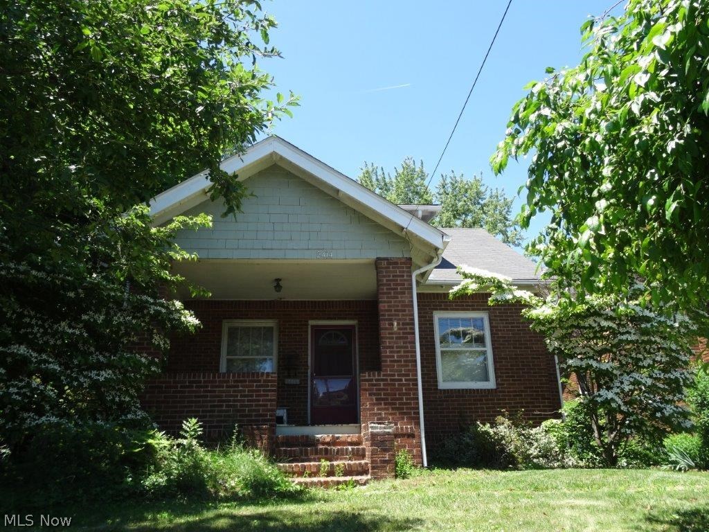 Falls cape priced to sell! Nice partial brick 3BR 1.5BA home. Hardwood flooring, open kitchen/dining room, ample bedroom sized, full basement, detached 1 car garage.