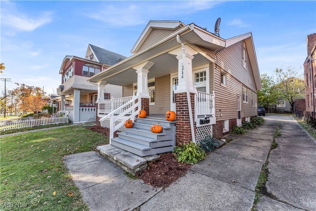 Photo of 3746 W 140th Street, Cleveland, OH 44111 (MLS # 5170424)