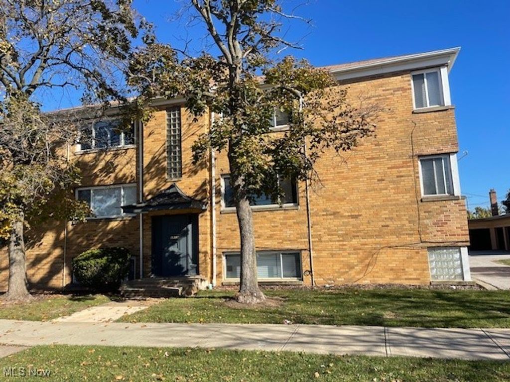 Photo of 5939 Ridge Road, Parma, OH 44129 (MLS # 5167931)