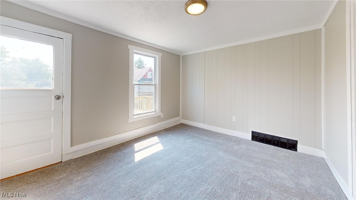 Diodate Clarks - Residential Income