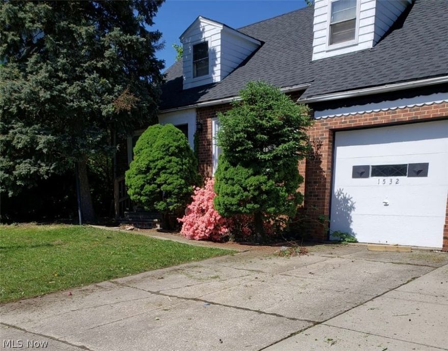 Spacious Cape Cod with some updates. Newer roof and upgraded electrical in 2022. Large master on the second. Nice cherry maple cabinetry in the kitchen.  Recreation room is super spacious for entertaining and plenty of storage in the laundry area.  One car attached garage with a bonus 1 car detached garage.  Glass block windows in the basement.  Tenant occupied.
NO WHOLESALERS.  NO SELLER FINANCING. NO CONTRACT ASSIGNMENTS.