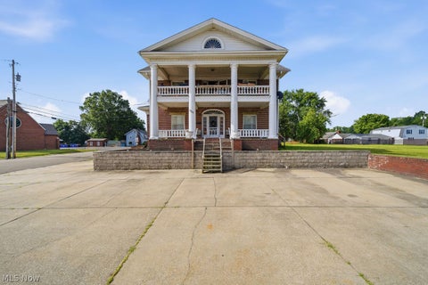Photo for 3727 Lincoln Way E