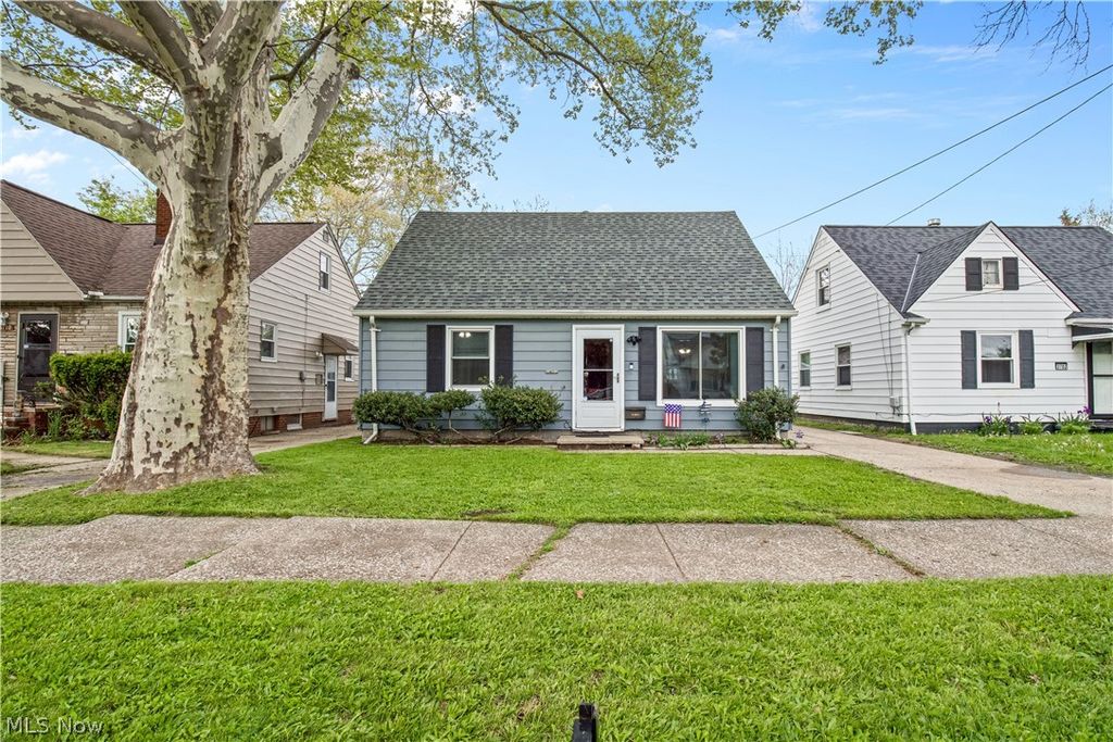 Photo of 3706 Archmere Avenue, Cleveland, OH 44109 (MLS # 5206589)