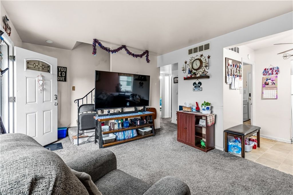 Photo of 3706 Archmere Avenue, Cleveland, OH 44109 (MLS # 5206589)