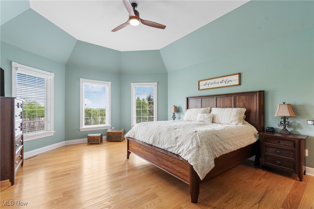 6313 Manor Glen Drive, Medina, Ohio image 16