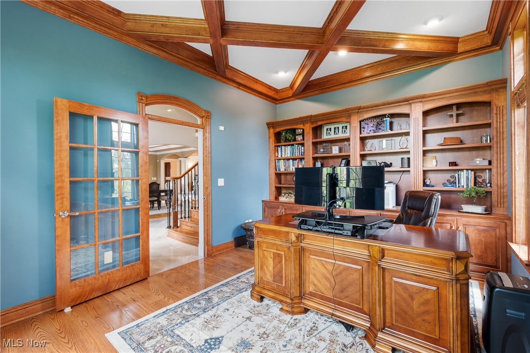 6313 Manor Glen Drive, Medina, Ohio image 18
