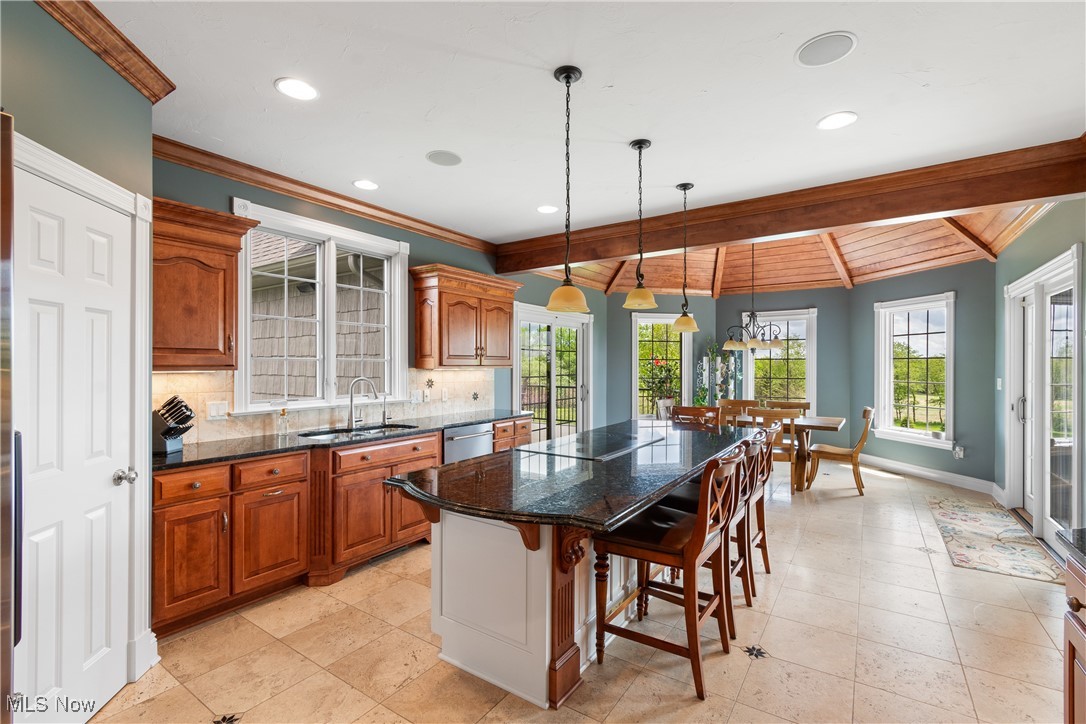6313 Manor Glen Drive, Medina, Ohio image 10