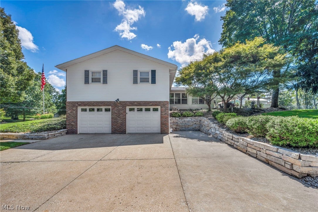 2737 Highline Drive