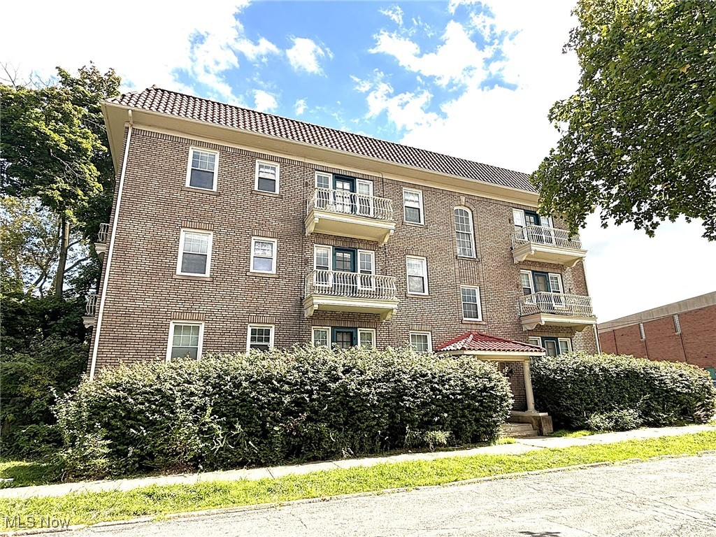 Euclid 09 - Commercial Sale