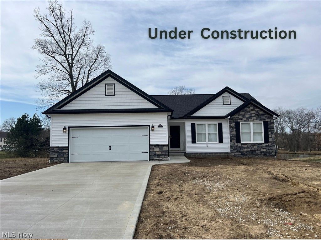 Photo of 4716 Stevie Avenue SW, Massillon, OH 44646 (MLS # 5191947)