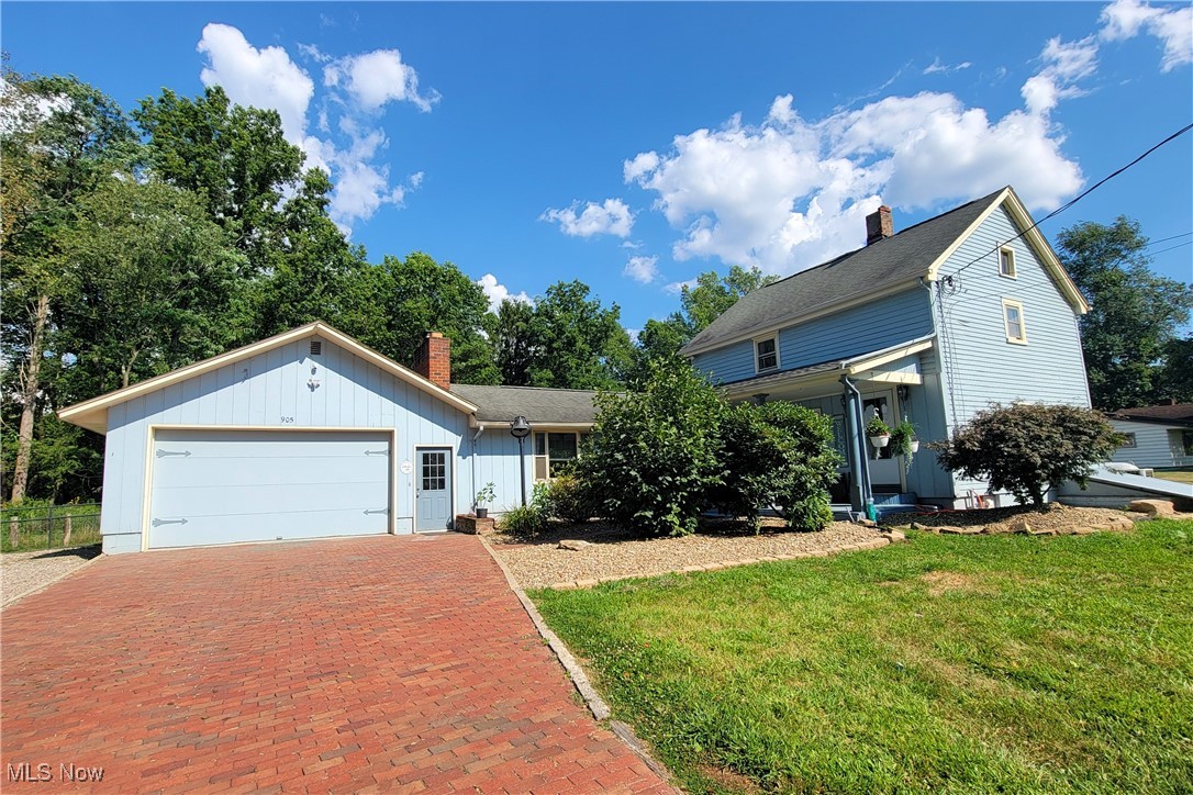 Situated off the beaten path on over an acre of land in Austintown School District and surrounded by nature while still being close to necessities. This home has three bedrooms with one being on the main floor. Vaulted ceilings and a fireplace in the main living area. A remodeled kitchen and bathrooms. To the front of the house you will notice that you will never have neighbors other than the wildlife of Meander Reservoir. The backyard is large with an inground pool for entertaining and woods to the back.