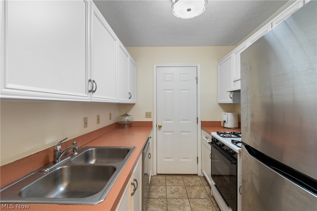 Pinebrook Vill - Residential