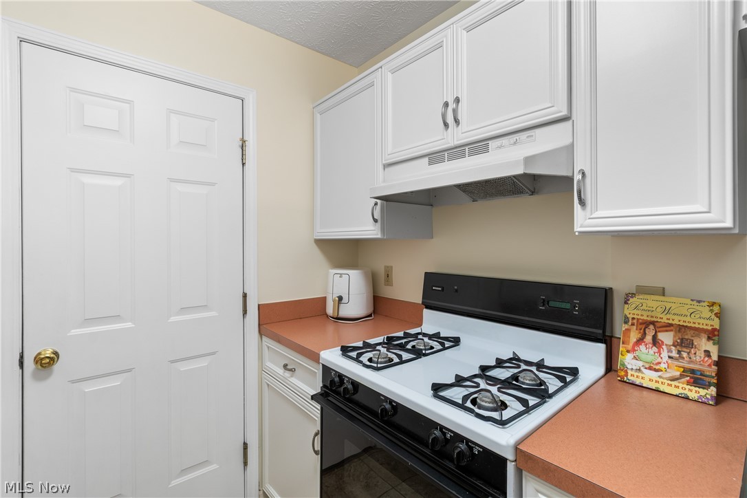 Pinebrook Vill - Residential
