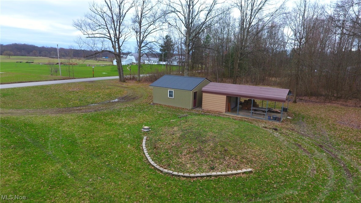 3081 Phalanx Mills Herner Road, Southington, Ohio image 6