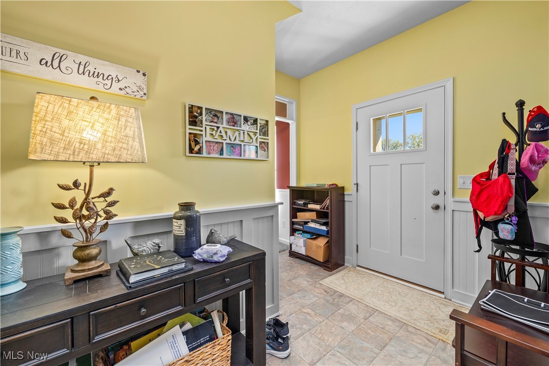 2516 Daegan Drive, Avon, Ohio image 2