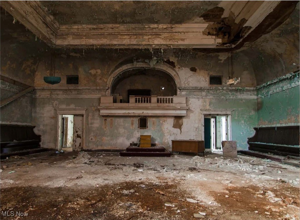 Newburg Village - Commercial Sale