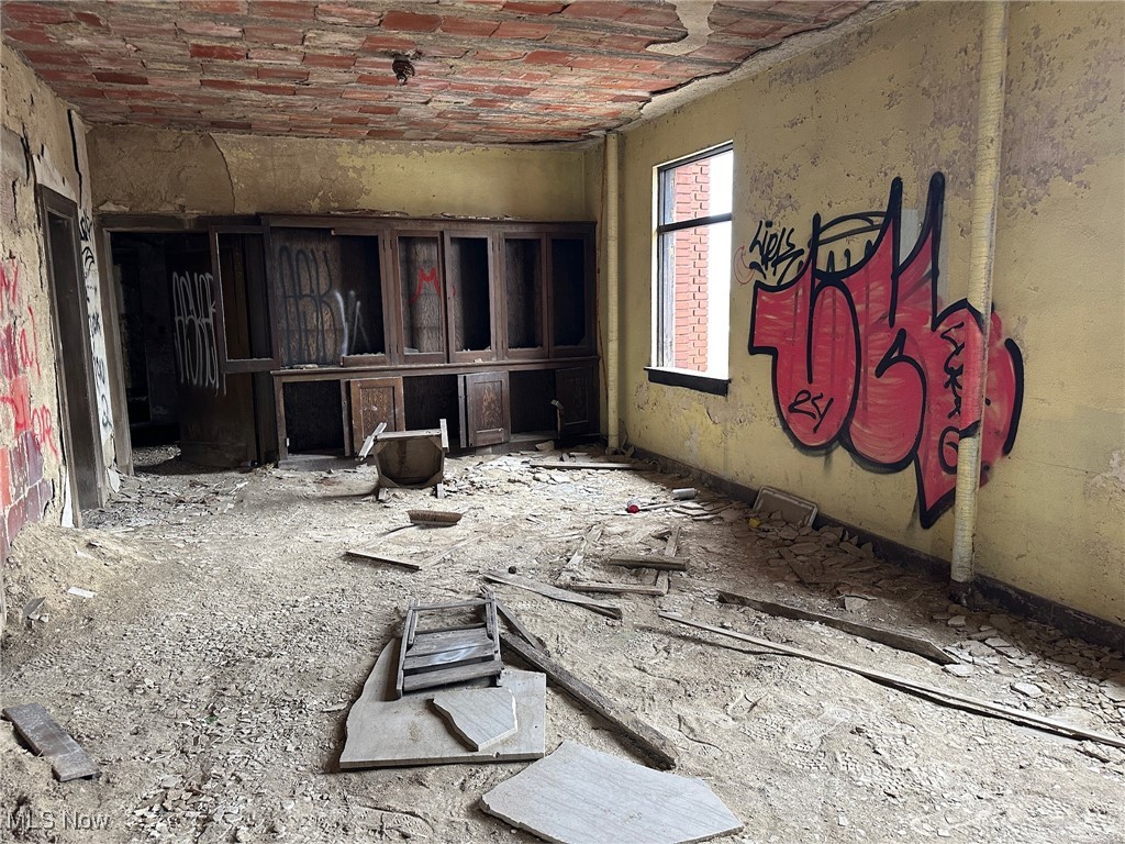 Newburg Village - Commercial Sale