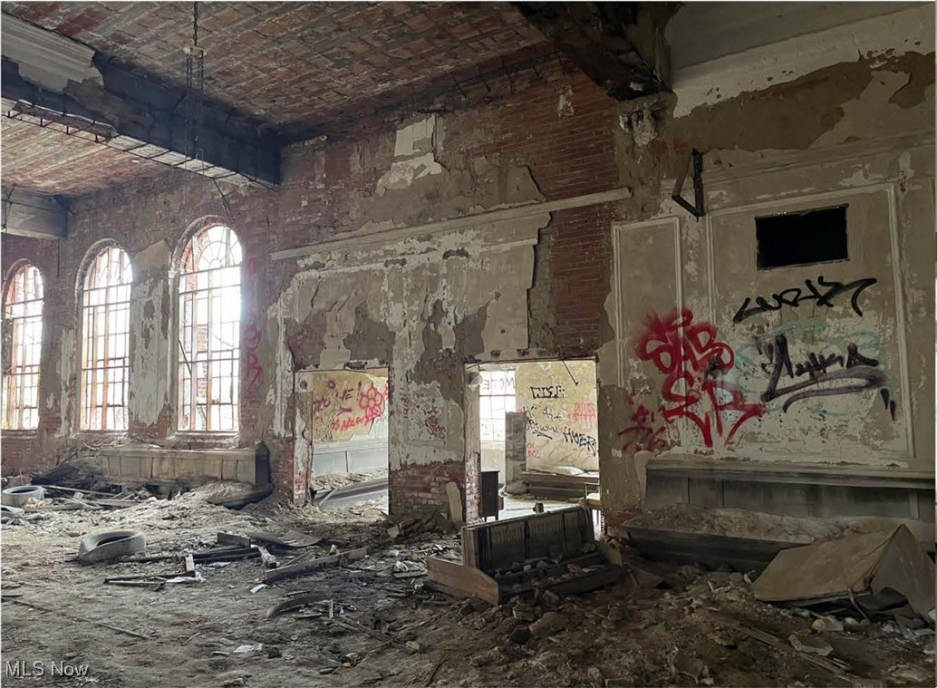 Newburg Village - Commercial Sale