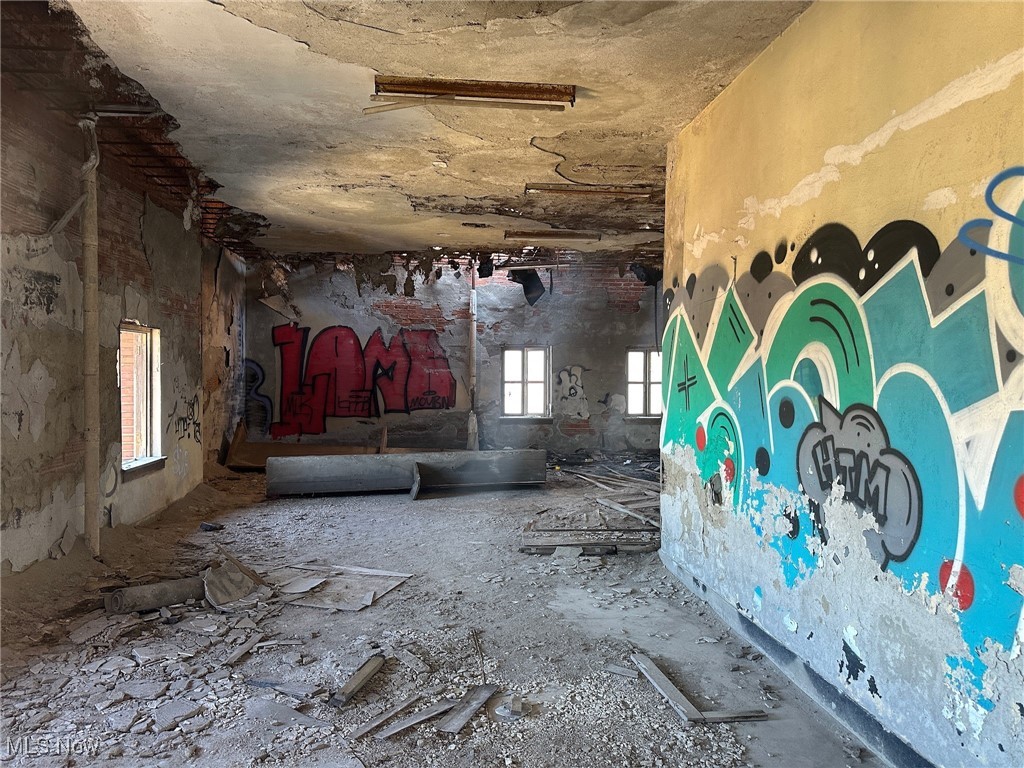 Newburg Village - Commercial Sale