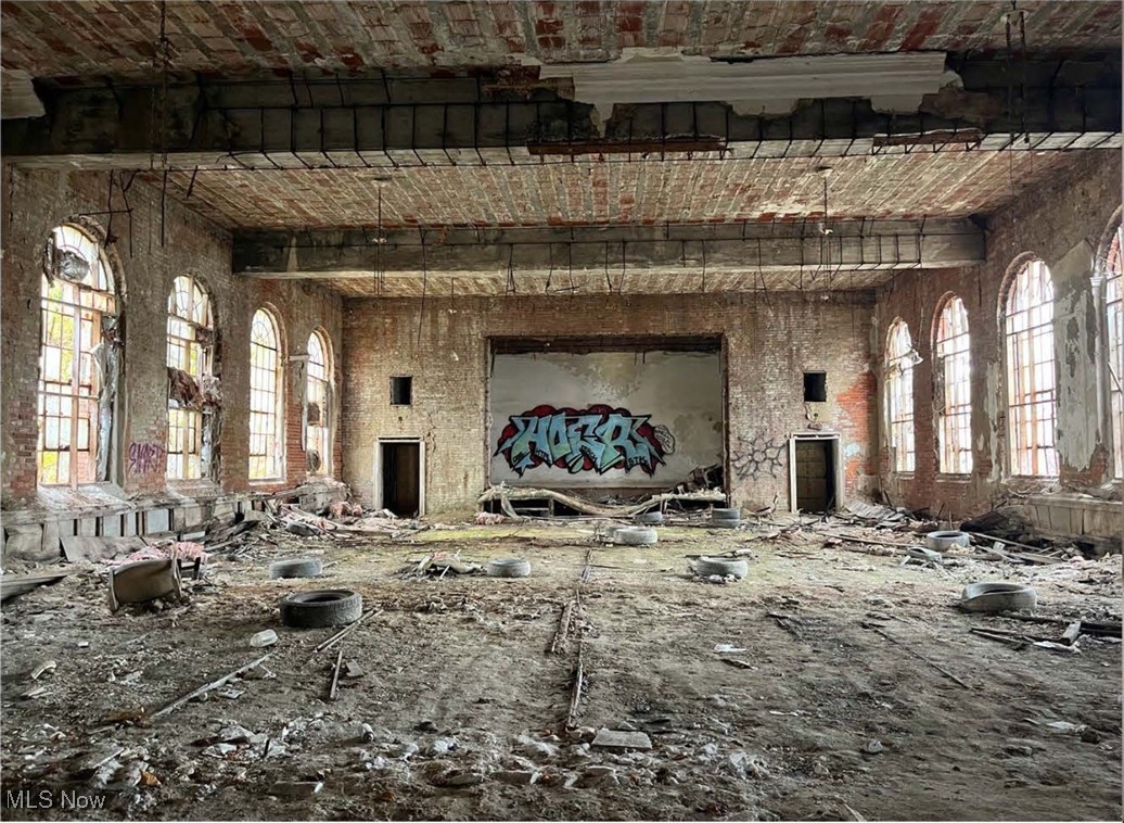 Newburg Village - Commercial Sale