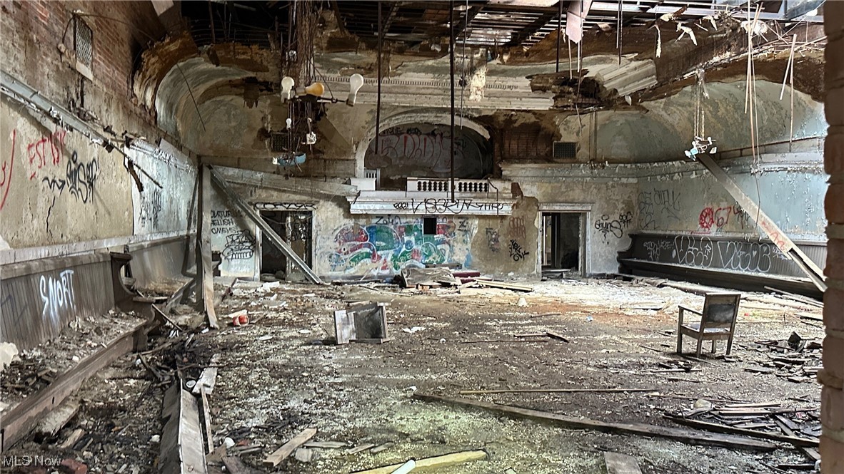 Newburg Village - Commercial Sale