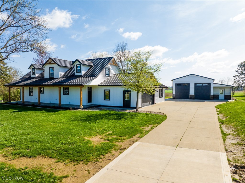 1018 Woodline Avenue, North Lawrence, Ohio image 2