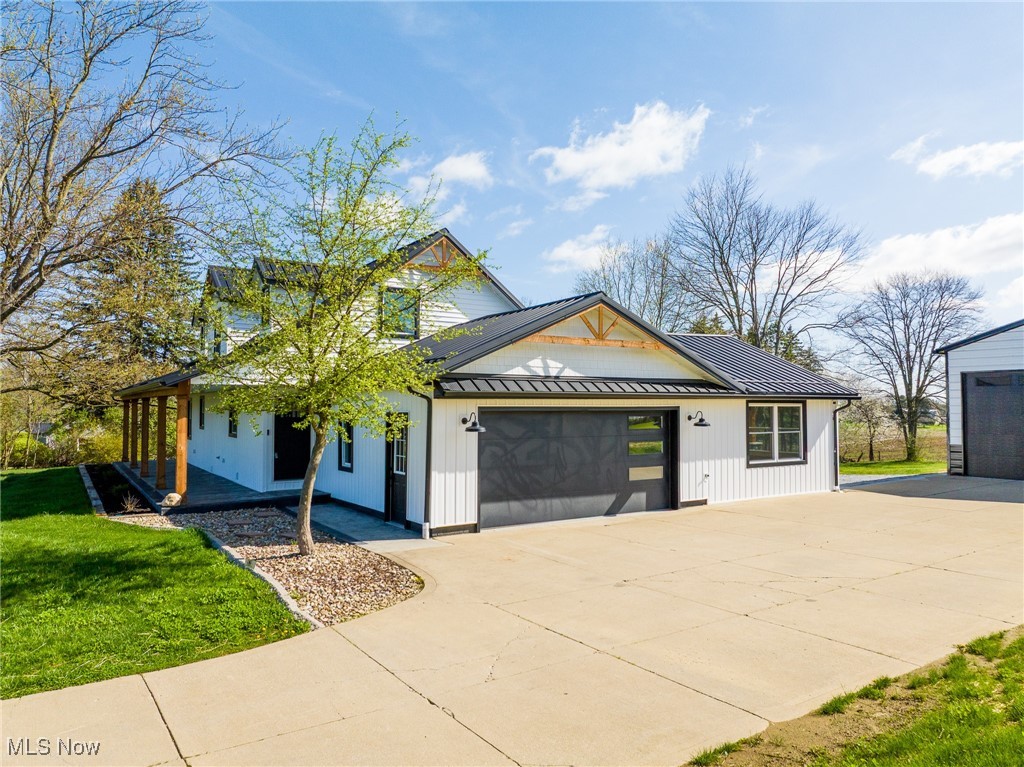 1018 Woodline Avenue, North Lawrence, Ohio image 4