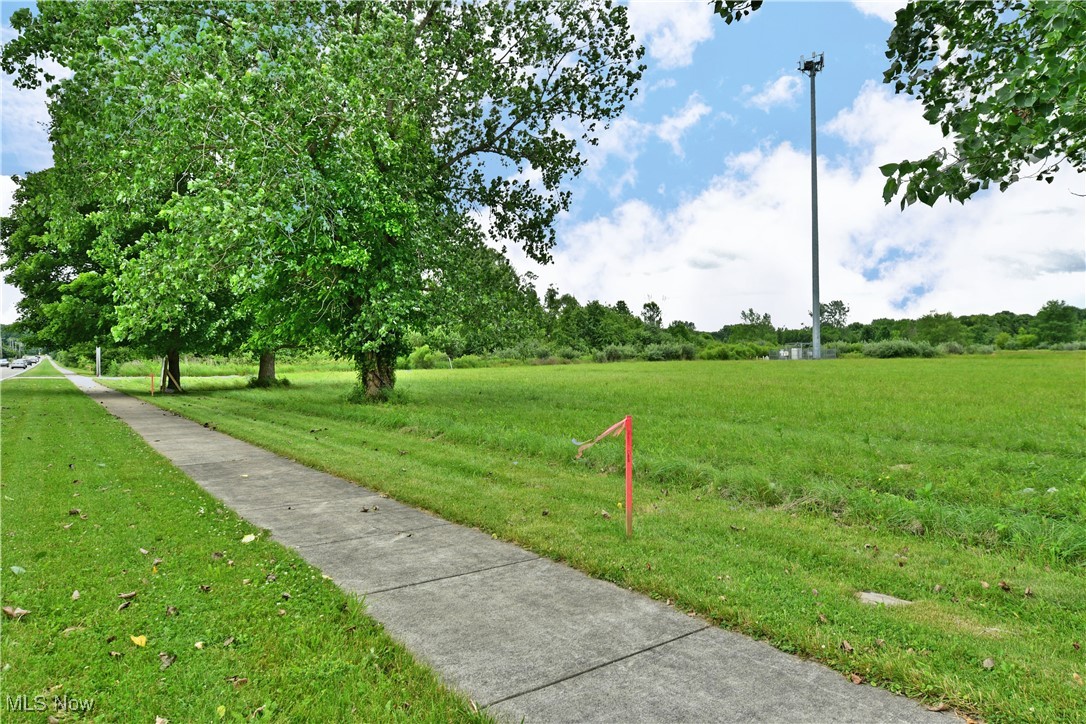 Township/Howland - Land