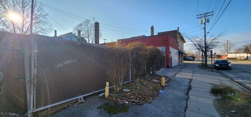 Large mixed use property currently auto repair shop 10,000 Sq. feet can dived into to 5,000 sq foot units.  For sale rental option avialbe,  lease to purchase with down payment and monthly fee.   Outside Fenced parking lot.  Security system active.  Auto Repair shop business available to purchase with purchase. Owner will financing lease option with 50% down on 5 year term.  Current renovations underway.   Car lifts installed.