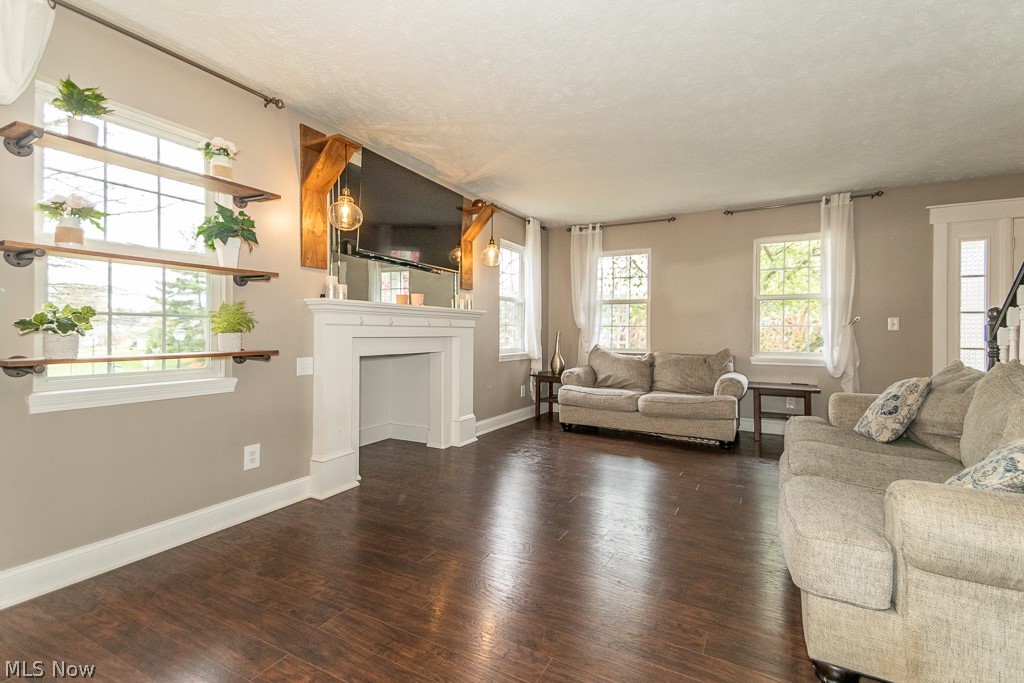 Woods Of Burlington - Residential