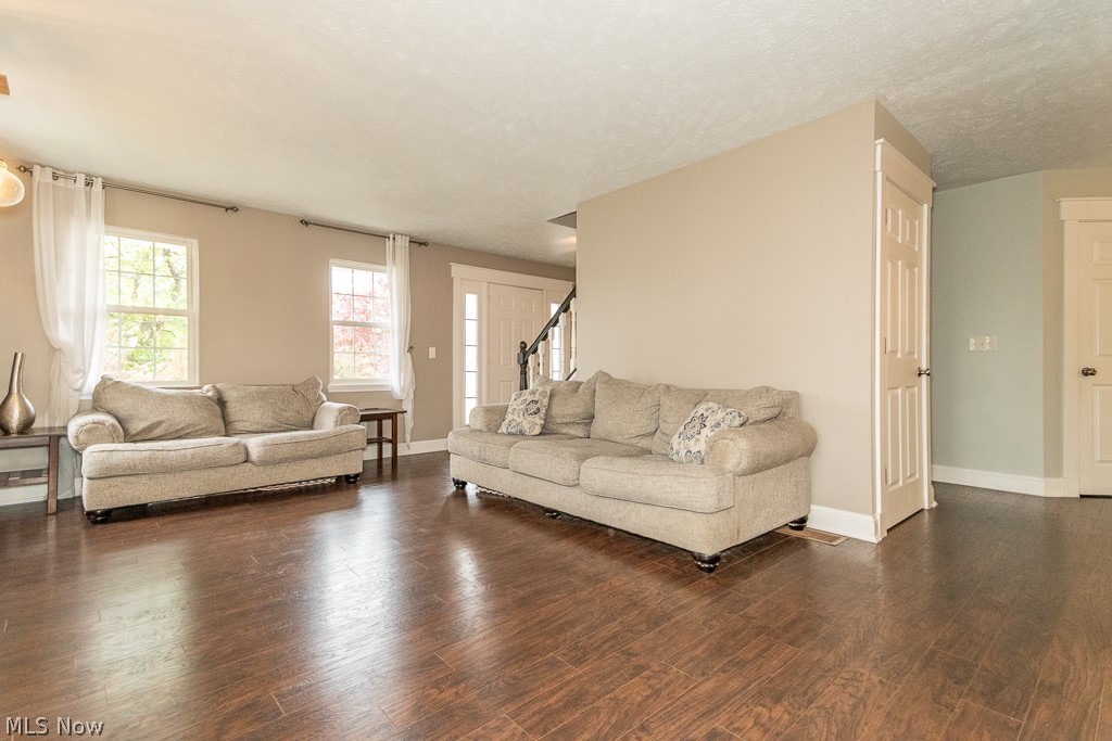 Woods Of Burlington - Residential