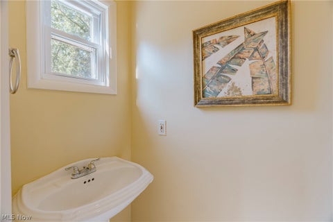 Tiny photo for 3078 Scarborough Road, Cleveland Heights, OH 44118 (MLS # 5243236)