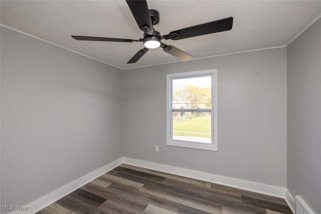 1734 Long Avenue, Lorain, Ohio image 19