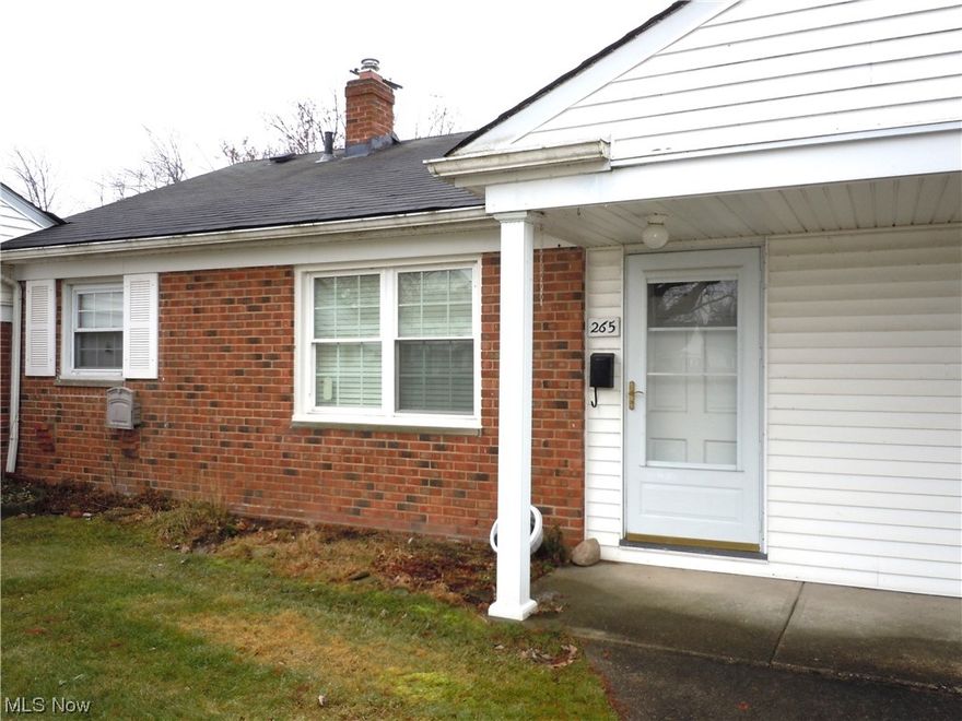 Excellent Benton Village Condominium offering desired first floor living, easy maintenance! Two bedrooms, kitchen, full bath, and living room with dining area attached. In unit laundry. Washer, dryer, range and fridge included. Attached garage. Conveniently located close to  shopping, restaurants, public transportation and Lake Erie Sims Park with a recently added lake front board walk!  
Call Today to Schedule Your Private Tour!!