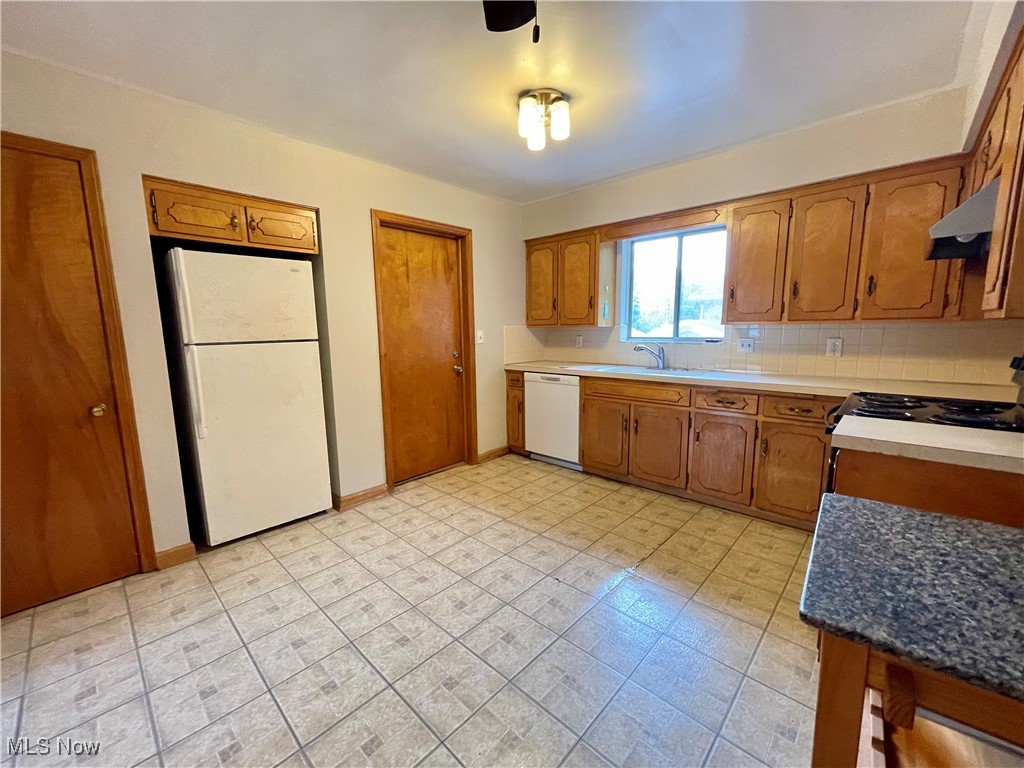 Park Heights Estate #10 - Residential Lease