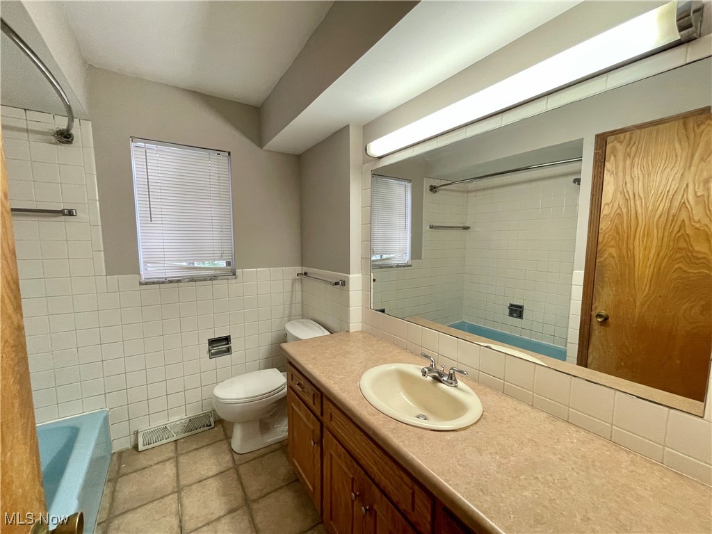 Park Heights Estate #10 - Residential Lease