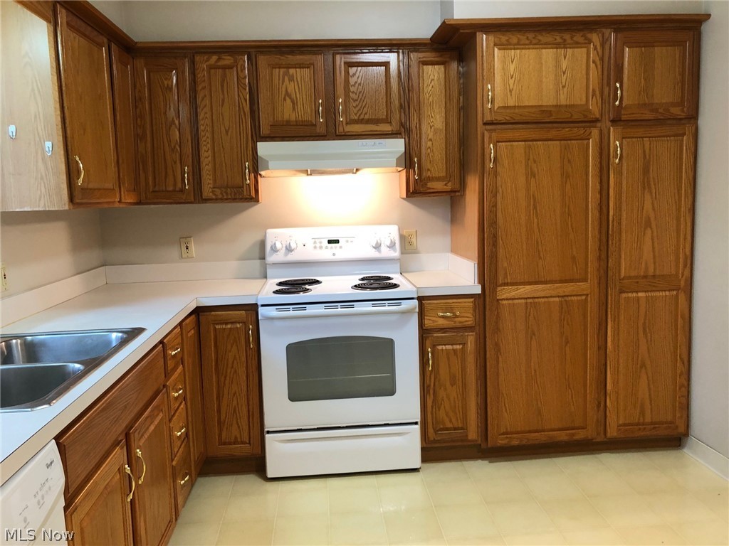 Fairlawn Heights Estate #3 - Residential Lease