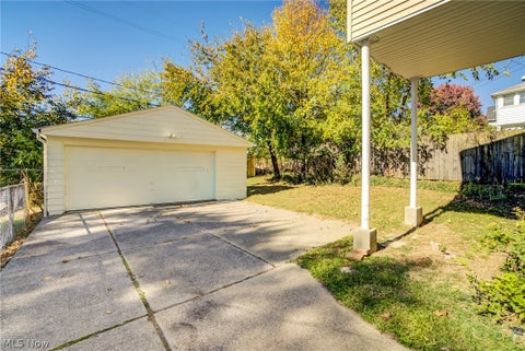 Tiny photo for 5328 Vine Street, Maple Heights, OH 44137 (MLS # 5257260)