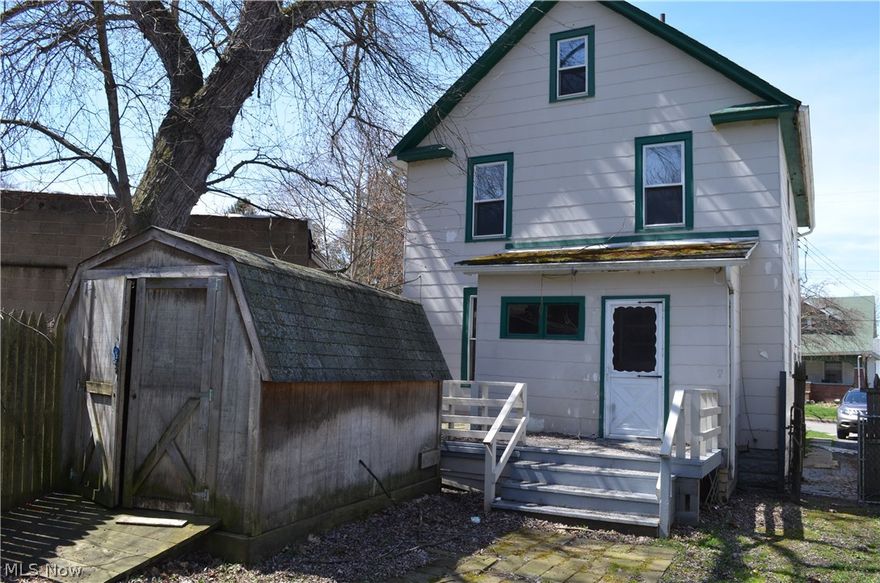 Got to take a look at this home, could be first time home buyer or investment property, fixer upper. Storage sheds stay.