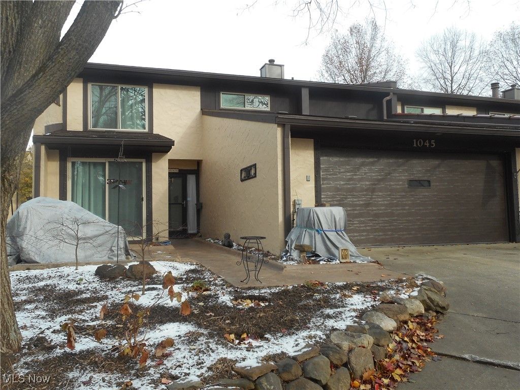 Photo of 1045 Bunker Drive, Fairlawn, OH 44333 (MLS # 5174789)