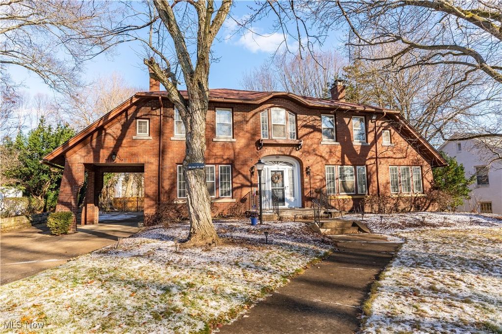 Photo of 215 21st Street NW, Canton, OH 44709 (MLS # 5177082)