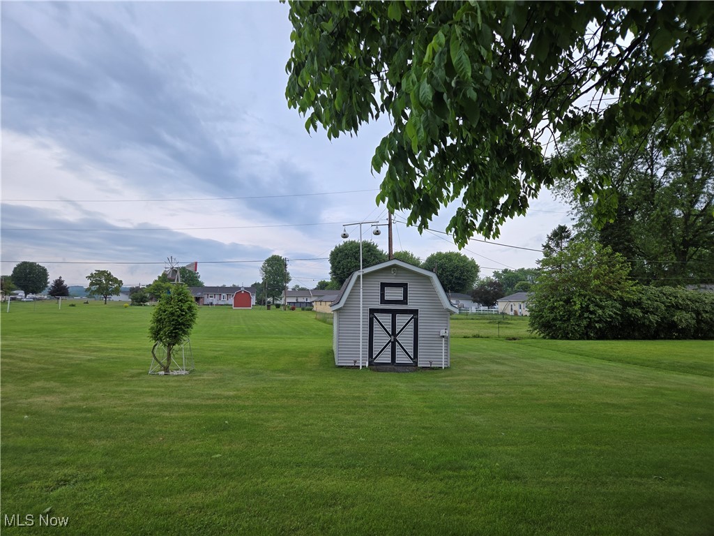 21737 Meadow Drive, West Lafayette, Ohio image 5