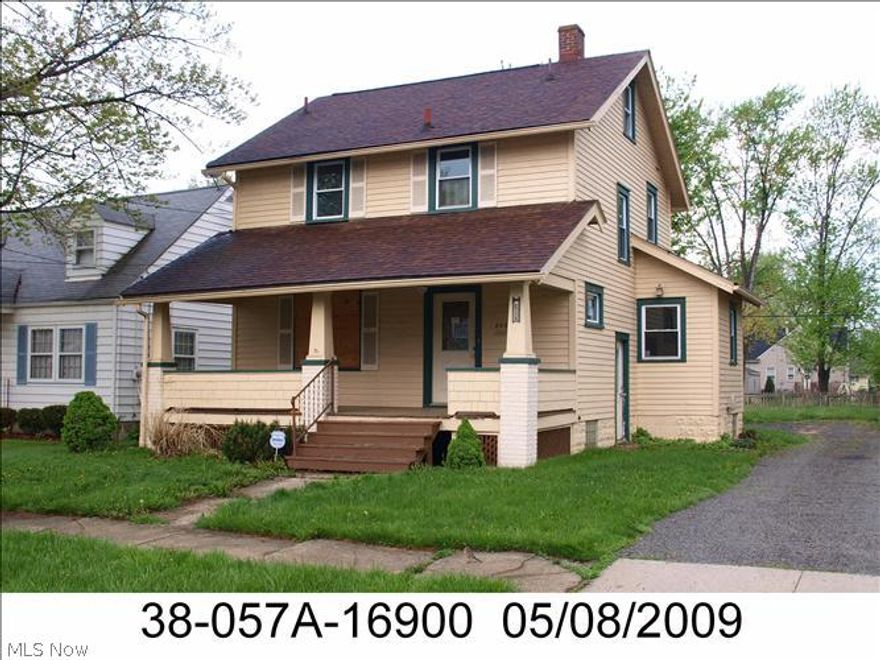 Priced to sell! Perfect investment property with proven rent or great starter. Super nice street