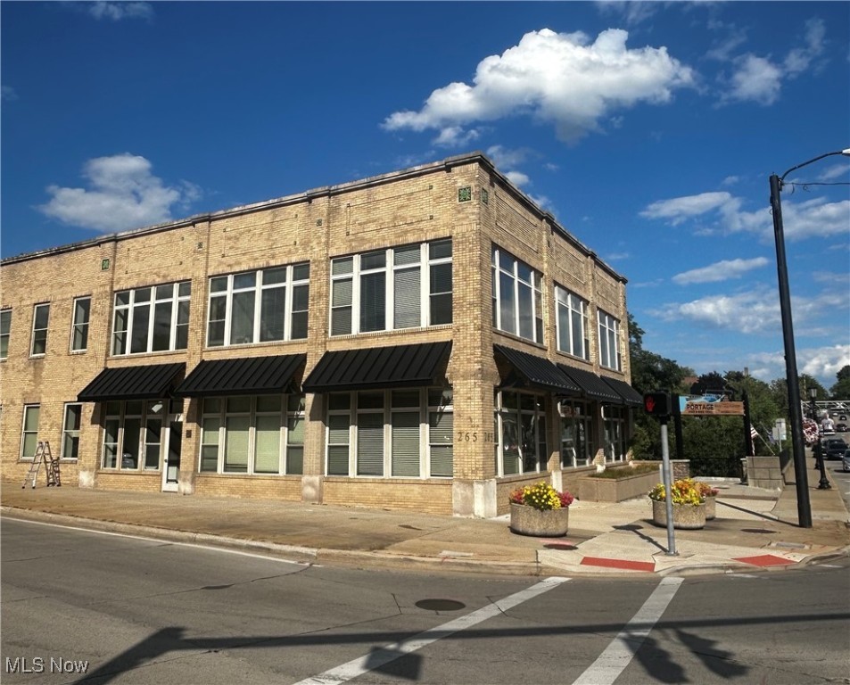 Prime Office Space for Lease – Downtown Kent! Position your business at the center of Kent’s thriving downtown, surrounded by an exciting mix of shops, restaurants, coffee houses, bars, and breweries. With a proposed Speakeasy opening in the building’s lower level in 2026, this location is set to become even more of a destination. This RSF, office suite overlooks Brady Lake’s Riverwalk and combines functionality with refined details and a view that truly inspires. Features include *A cozy entry/reception area* Five private offices with wall to wall carpet, abundant natural light and visibility* An ensuite restroom* An updated kitchen with wood cabinetry* Hardwood flooring in one office, complemented by wall to wall carpet throughout* Work station area features large built in desk space* Negotiable lease terms and buildout assistance available* Don't miss this unique opportunity with the building’s upcoming speakeasy attraction to occupy an amazing space for your business!