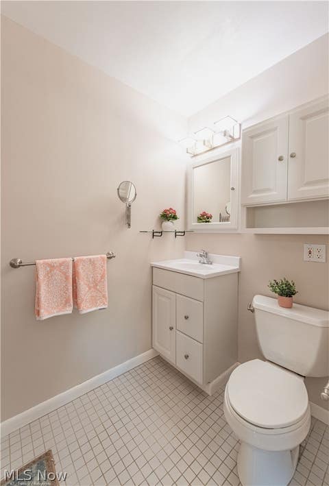Tiny photo for 5018 Hartley Drive, Lyndhurst, OH 44124 (MLS # 5216115)