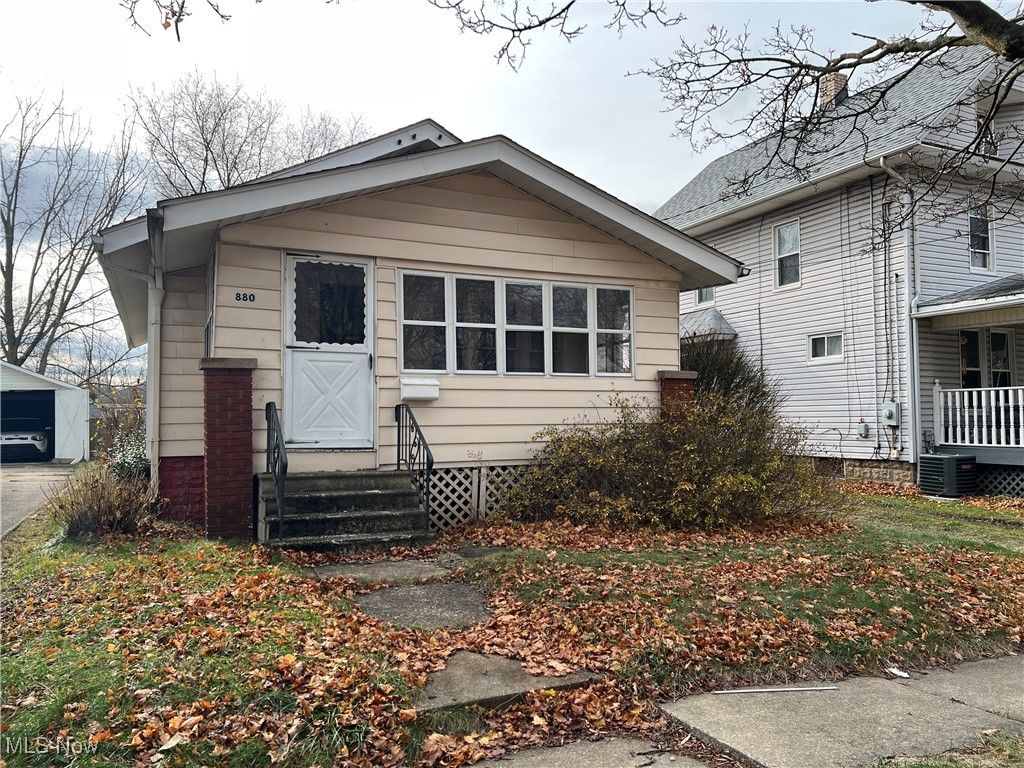 Photo of 880 Jason Avenue, Akron, OH 44314 (MLS # 5174918)